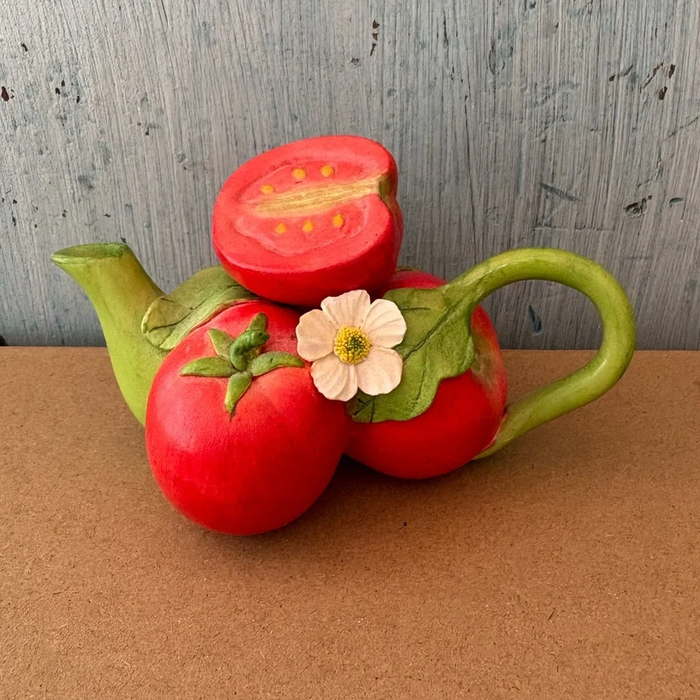 Tomato-Themed Mini Ceramic Teapot, Artisan Hand-Crafted - Picture 9 of 9